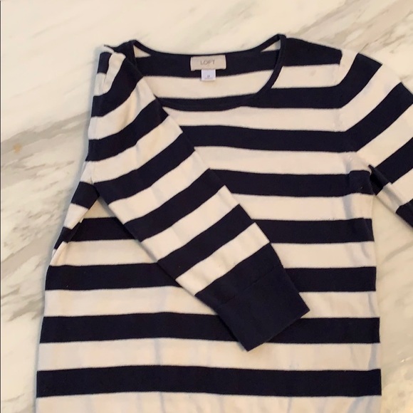 Ann Taylor Loft Cotton Light Shirt.  Sz M - Picture 2 of 3